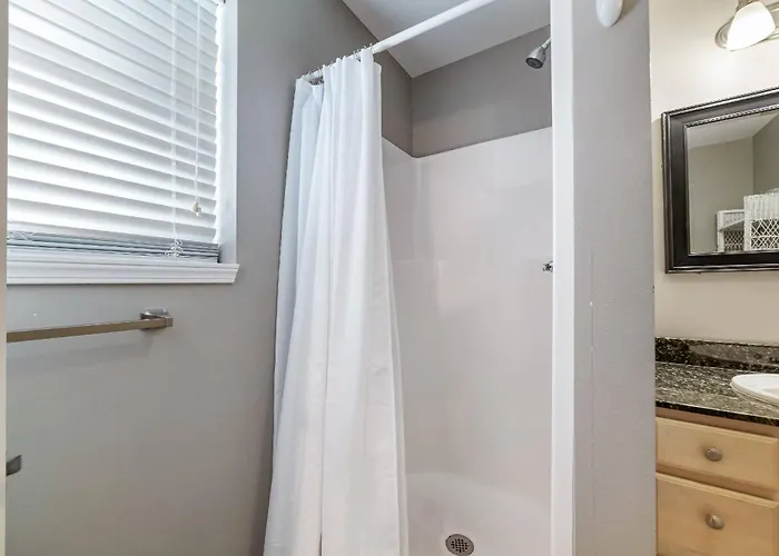 Lagoon Landing 301